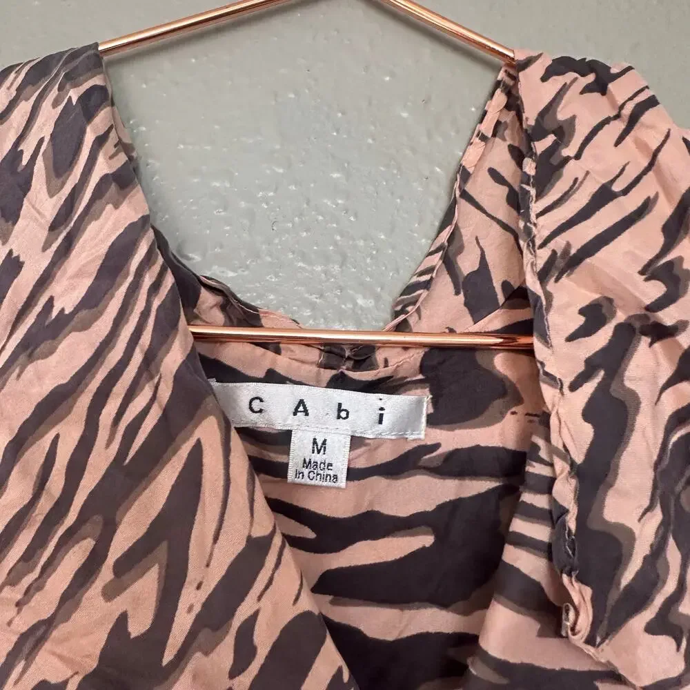 Cabi silk animal print ruffle front blouse size medium - Picture 4 of 6